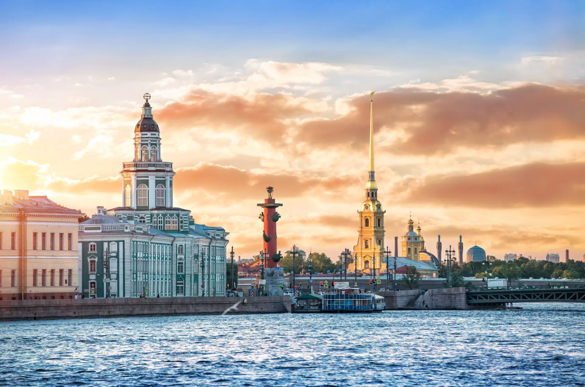 Hoàng hôn Saint Petersburg kéo dài đến nửa đêm ? Khám phá du lịch Nga 2026 
