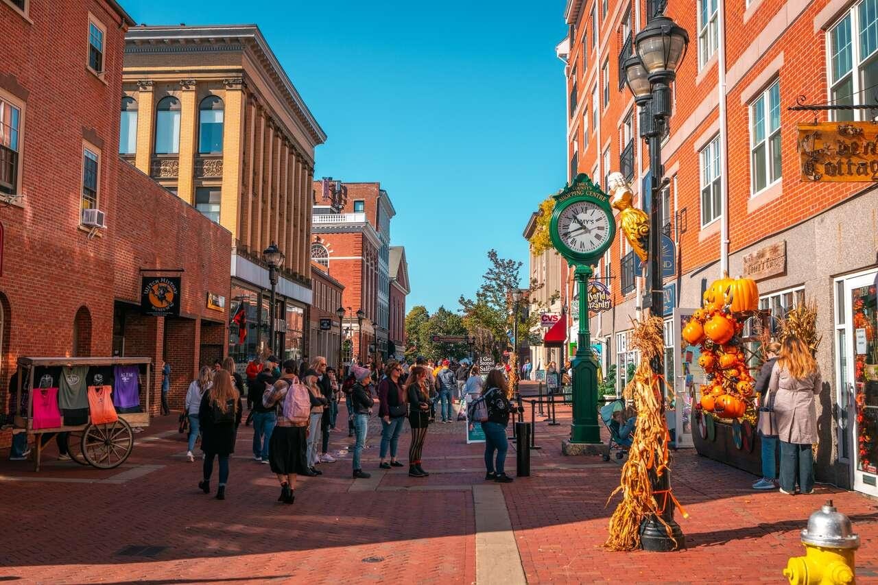 Discover Salem: 10 Highlights You Can't Miss