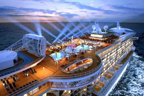 SeaWalk Royal Princess có nguy hiểm không? Trải nghiệm cầu kính giữa đại dương mới nhất 2026