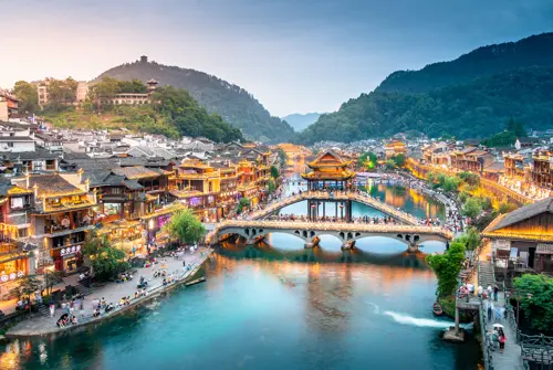 Du lịch Trung Quốc Tết 2026 – Thưởng ngoạn Phượng Hoàng Cổ Trấn và Trương Gia Giới