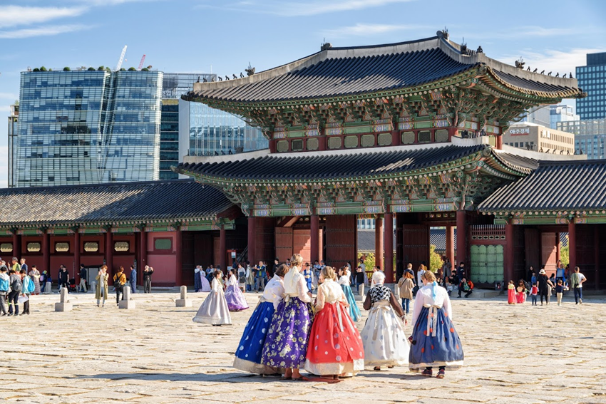 Du lịch Seoul Tết  2026 - Chụp ảnh Hanbok trong tuyết – Bí kíp giờ vắng cùng Triều Hảo 