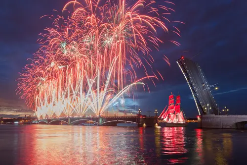 Khám phá lễ hội đêm trắng Nga và kinh nghiệm du lịch mùa hè 2026 chi tiết