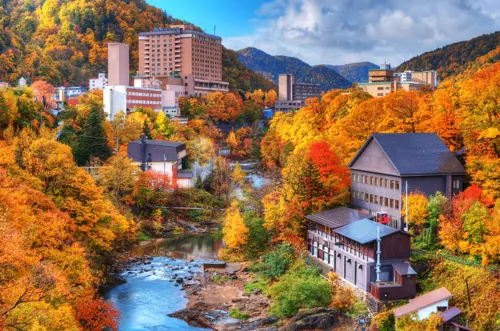 Du lịch Hokkaido mùa thu 2026: Lịch lá đỏ và điểm ngắm đẹp