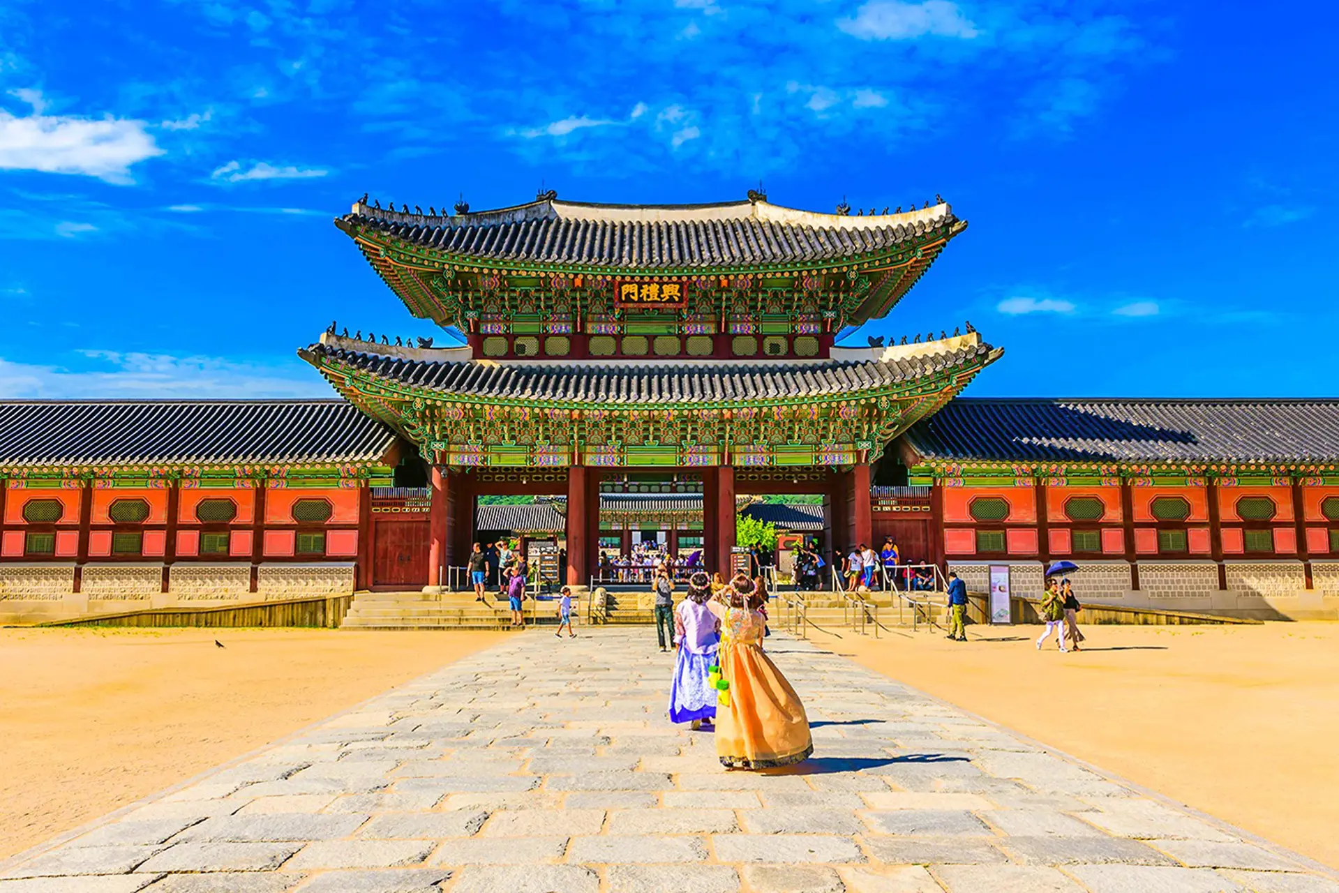 Du Lịch Hàn Quốc Tự Túc Hay Theo Tour? So Sánh Chi Tiết Để Bạn Dễ Chọn