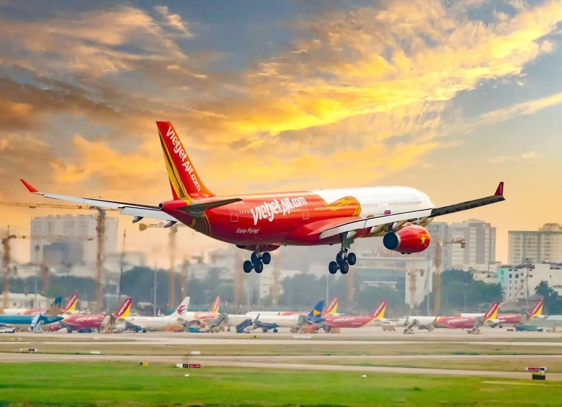 Cập Nhật Giá Vé Máy Bay Tết 2025 Và Những Điều Cần Biết