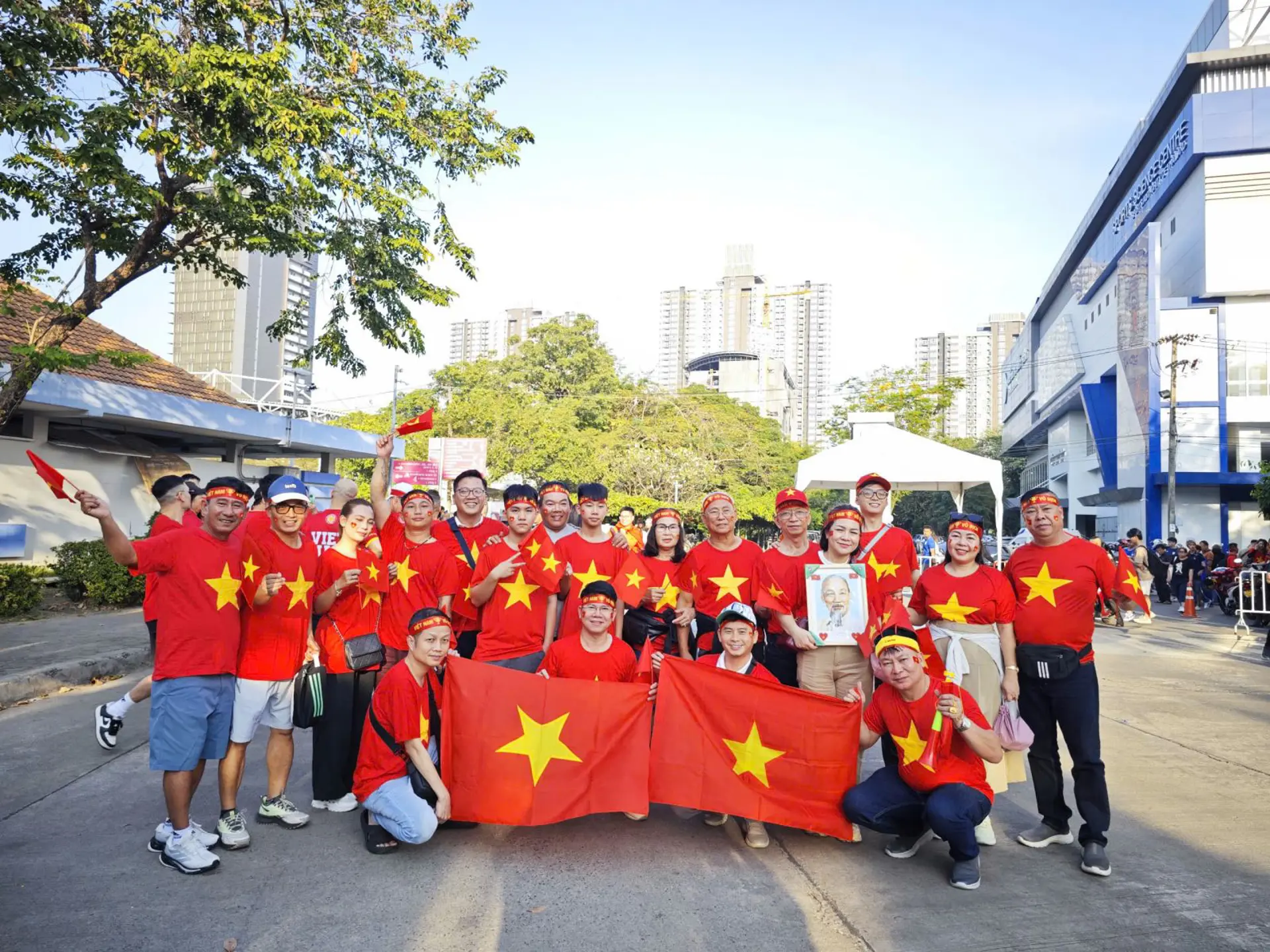 Mừng Đoàn Cổ Vũ Đội Tuyển Quốc Gia Việt Nam Tham Dự Chung Kết Asean Cup 2024