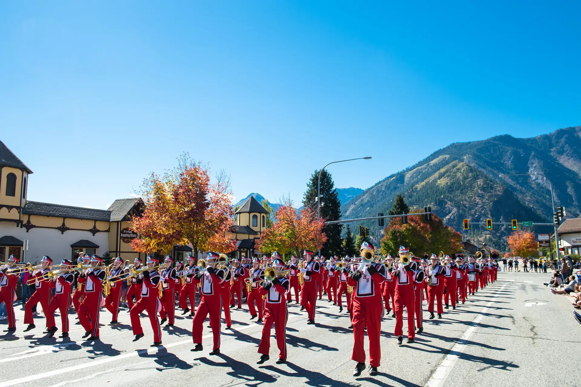 Leavenworth mùa thu – Làng cổ tích Bavarian đẹp ngỡ ngàng giữa lòng nước Mỹ