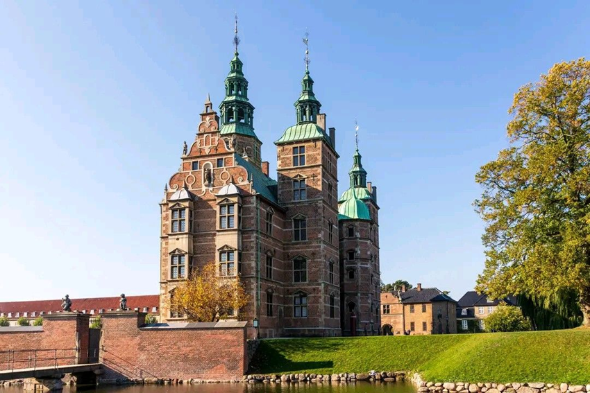 Copenhagen Mùa Thu: Khám Phá Vẻ Đẹp Và Trải Nghiệm Không Thể Bỏ Lỡ Năm 2025