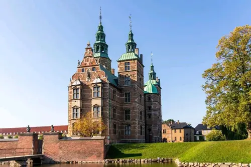 Copenhagen Mùa Thu: Khám Phá Vẻ Đẹp Và Trải Nghiệm Không Thể Bỏ Lỡ Năm 2025