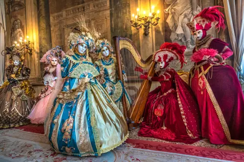 Du lịch Ý Tết 2026 -  Trải nghiệm Venice Carnival tháng 2 rực rỡ