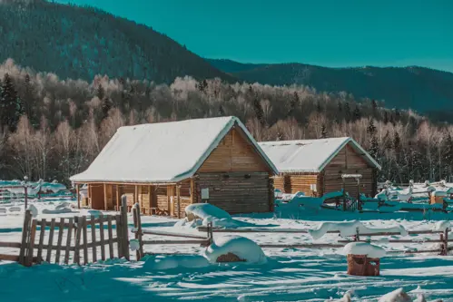 Làng Hemu Tân Cương: Chạm Bình Minh Cổ Tích Giữa Núi Rừng – Cẩm Nang Du Lịch Không Thể Bỏ Qua