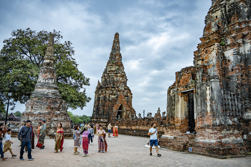 Wat Mahathat Ayutthaya - Đền rừng cây nổi tiếng và lịch sử lừng danh 2025