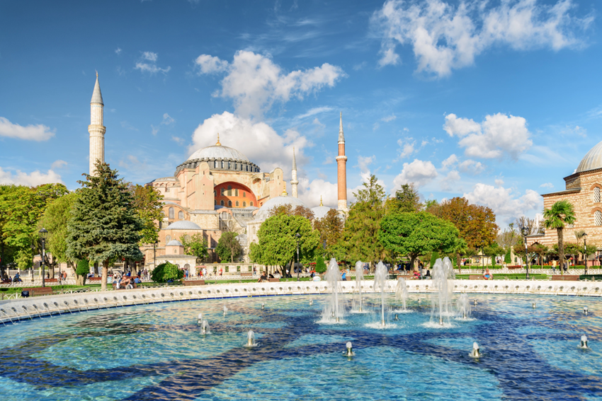 Blue Mosque: Vẻ đẹp tráng lệ của Thánh đường Xanh nổi tiếng nhất Istanbul