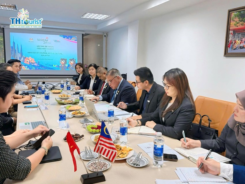 Du Lịch Triều Hảo Hân Hạnh Đón Tiếp Bộ Trưởng Bộ Du Lịch Malaysia