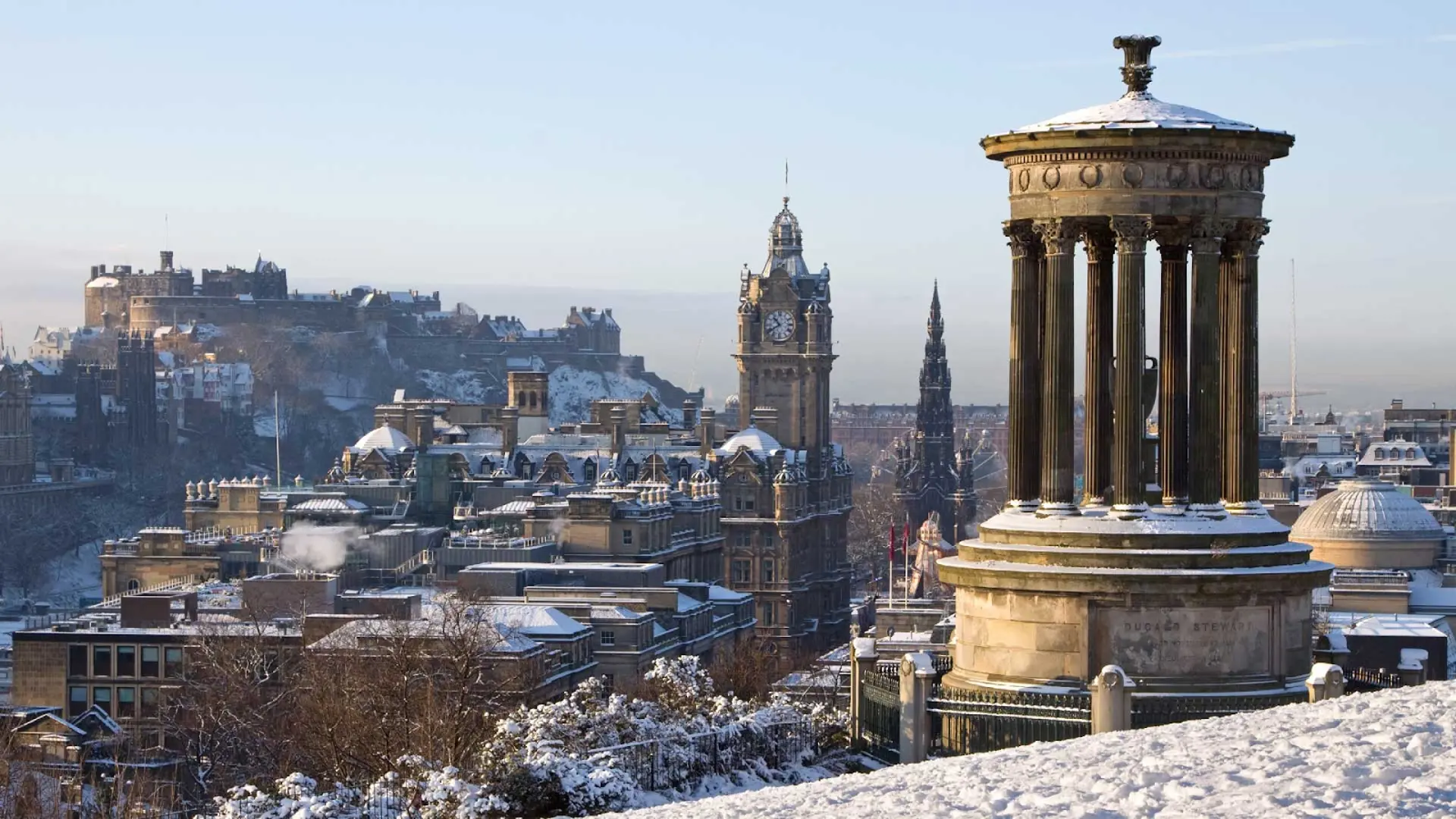 Edinburgh mùa đông – Thành phố cổ kính lung linh dưới ánh đèn Giáng sinh