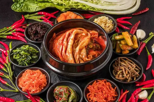 Ẩm thực Seoul mùa đông 2025 – Bánh cá, hotteok, tteokbokki và trải nghiệm mùa đông hấp dẫn