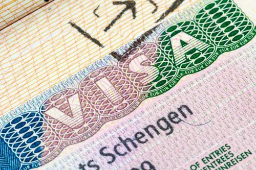 Checklist du lịch Đông Âu cuối năm 2025 – Từ trang phục giữ ấm đến vé tour & sự kiện lễ hội