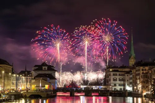 Zurich năm mới 2026 - Du thuyền hồ Zurich & countdown bên dãy Alps