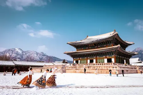 Trượt tuyết Hàn Quốc 2025 - Tìm hiểu top ski resort gần Seoul cùng Triều Hảo